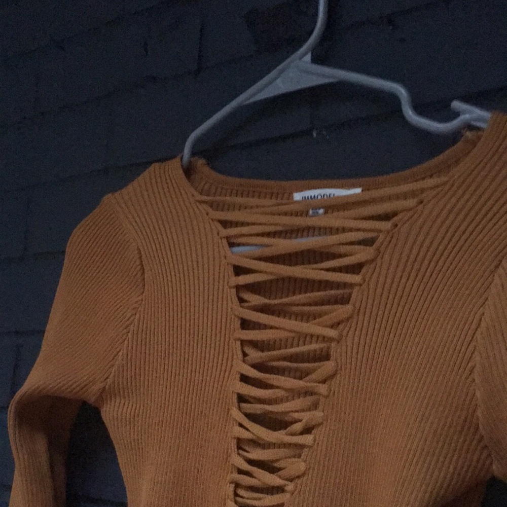 Orange top - Picture 4 of 5